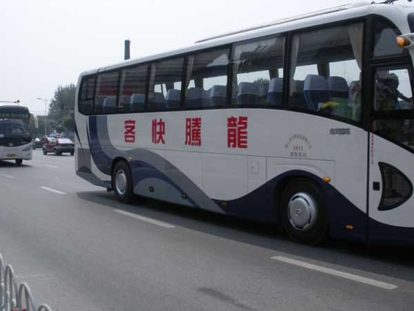 鴻鳴園區地鐵接駁班車,解決園區與地鐵間接駁往返及成本問