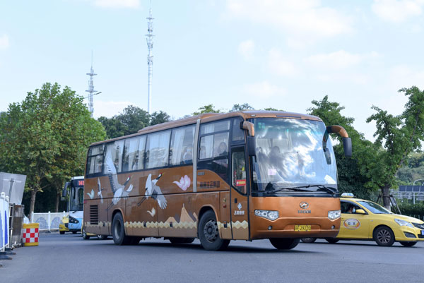 （深圳租大巴車(chē)）選用大巴租車(chē)應(yīng)考慮哪些問(wèn)題？