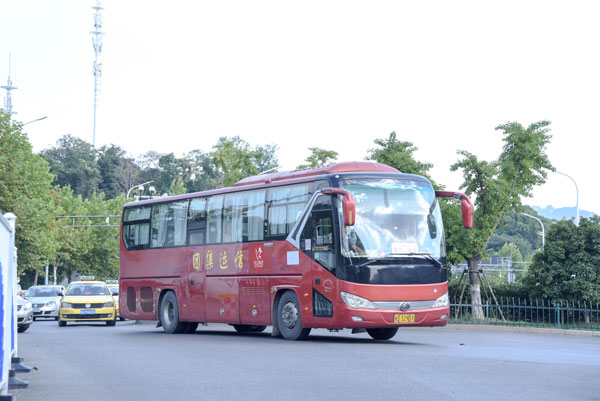 企業選擇（大巴車租車平臺）怎么用車劃算？